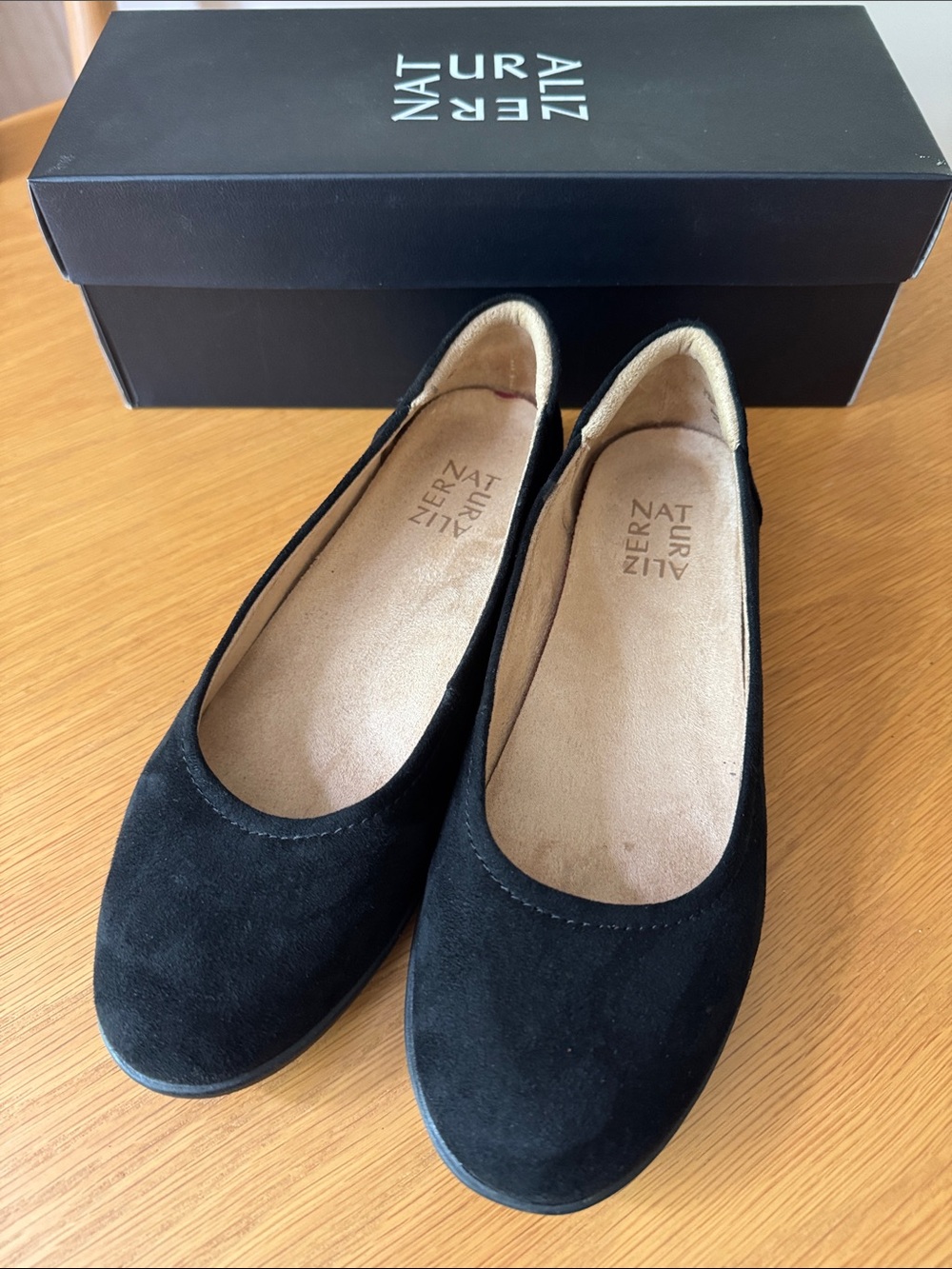 Naturalizer Flexy Black microsuede Women's Slip-On Flats